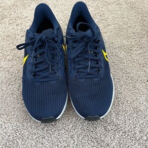 Nike Women's Pegasus Zoom - Navy and Yellow